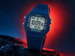 L’orologio Timex TW5M55700JQ presenta una cassa in resina di forma ottagonale da 40 mm