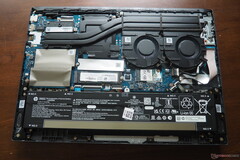 Spazio per l'espansione: All'interno di Victus 15. (Fonte: Notebookcheck)