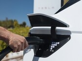 La Ioniq 5 può collegarsi direttamente ai Supercharger di Tesla (fonte: Hyundai)