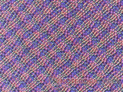 Il pannello OLED opaco purtroppo non è così nitido come la maggior parte degli altri pannelli OLED che tendono ad essere lucidi