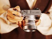 I nuovi convertitori Viltrox consentono alla Fujifilm X100 VI di offrire lunghezze focali di 28 mm e 50 mm. (Fonte: Fujifilm)
