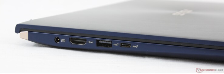 A sinistra: alimentazione, HDMI, USB-A 3.1 Gen. 2, USB-C 3.1 Gen. 2