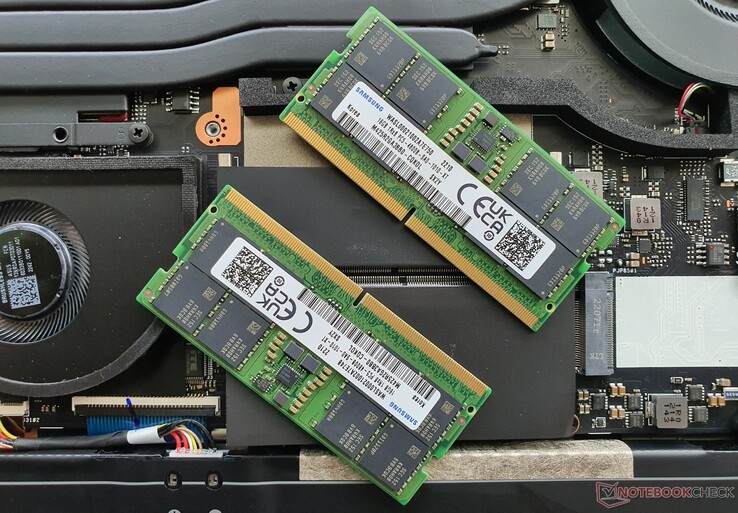 Configurazione a doppio canale: 2x 16 GB di RAM DDR5-4800 (singolo classificato)