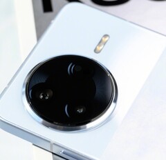 Il Redmi K80 Ultra dovrebbe assomigliare agli altri telefoni della serie K80. (Fonte immagine: Jack Yee)