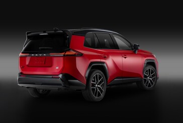 L'ibrido plug-in Toyota RAV4 GR Sport del 2026