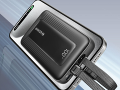 Gli accessori Anker Zolo Power Bank 10K e 20K hanno due cavi integrati. (Fonte immagine: Anker)