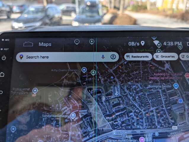 A 720p il display non è mai stato eccezionale, ma dopo circa 4 anni di utilizzo hanno iniziato a comparire linee verticali.