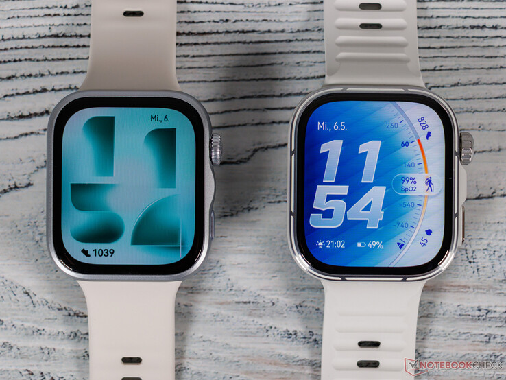Il Watch Fit 5 Pro (a destra) accanto alla versione non-Pro