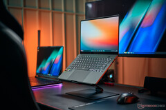 I futuri computer portatili RTX 5070, come il ROG Zephyrus G14 qui raffigurato, potrebbero essere dotati di 12 GB di VRAM