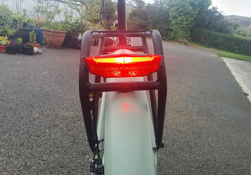 Luce posteriore sulla e-bike Touroll B2