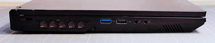 Slot di sicurezza Kensington, USB Type-A 3.2 Gen1, USB-A 2.0, ingresso microfono, jack combo da 3,5 mm