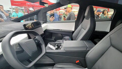 L&#039;immagine dell&#039;interno del Tesla Cybertruck fa pensare ai sedili ventilati (immagine: Greggertruck)