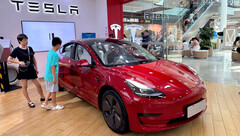 L&#039;attuale Model 3 raggiunge il prezzo più basso di sempre in Cina (immagine: CSJ)