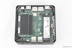 Cubi NUC 3MG è uno dei mini PC più piccoli che supporta fino a 128 GB di memoria rimovibile
