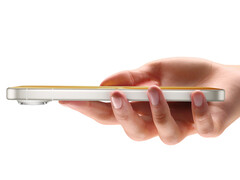 Vivo X300 FE è sostanzialmente un rebadged di S50 Pro mini. Nella foto: un'immagine promozionale che mostra lo spessore del telefono.