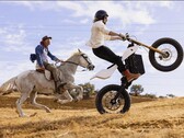 Gran parte del marketing della DTRe Stella è incentrato sulle sue capacità off-road. (Fonte: Instagram)