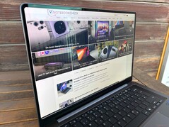 All'aperto (giornata luminosa, senza luce solare diretta)