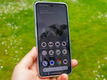 CMF Phone 2 Pro all'aperto