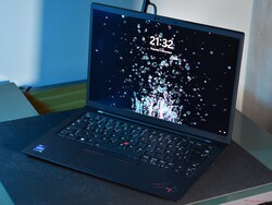 in recensione: Lenovo ThinkPad X1 Carbon Gen 11, campione per la recensione fornito da