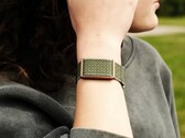 È probabile che il Garmin CIRQA entri molto presto in concorrenza con il Polar Loop qui illustrato.