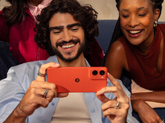Il Motorola Moto G06 Power è dotato di una batteria da 7.000 mAh. Nella foto: un'immagine promozionale del telefono. (Fonte: Lenovo)
