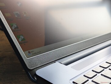 Touchscreen disponibile, senza opzioni lucide o di vetro