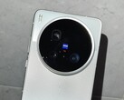Il video hands-on mostra Vivo X200 Ultra, compresa la sua grande fotocamera Zeiss (Fonte: Little Red Book, Weibo)