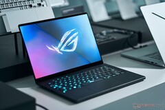 ASUS continua ad offrire la serie ROG Zephyrus G in due dimensioni. (Fonte: Notebookcheck)