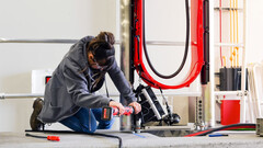 Tesla è ora in grado di riparare i danni da incendio doloso alle stazioni di ricarica in meno di 48 ore (fonte: Tesla)