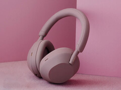 Il modello WH-1000XM5 ha ricevuto un aggiornamento rosa simile nel settembre 2024.