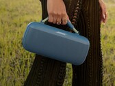 La maniglia flessibile conferisce a Bose SoundLink Max un aspetto da borsetta (Fonte: Bose)