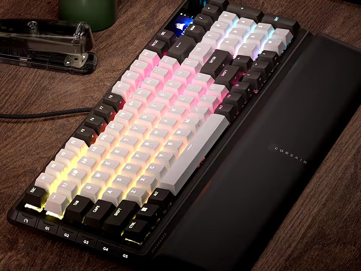 Il normale Vanguard 96 (nella foto) sostituisce gli interruttori MGX ad effetto Hall con tasti meccanici. (Fonte: Corsair)