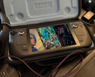 Il pacchetto "Humble Handhelds" scadrà il 6 agosto 2026. Nell'immagine: Steam Deck con l'immagine di copertina del pacchetto.