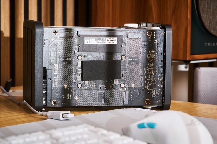 Ci sono tre slot M.2-2280 sulla scheda madre F4-425 Plus.