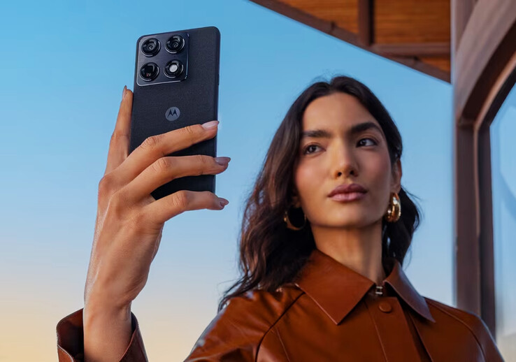 Il Motorola Signature è dotato di una fotocamera selfie da 50 MP (Fonte: Motorola)