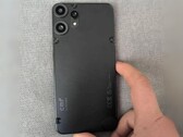 Altri Redditor hanno commentato che il telefono potrebbe essere un po' più piccolo del suo predecessore (fonte: PanickCat via Reddit)