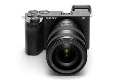La Sony A6700 è un'entusiasmante fotocamera per appassionati, ma alcuni utenti potrebbero essere contrari alla mancanza di hardware di ricarica. (Fonte: Sony)