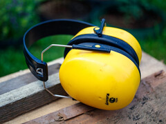 Non solo per le orecchie. Un tessuto rende silenziose intere stanze. (Immagine: pixabay/Alexei_other)