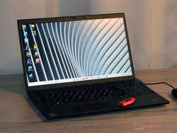 Il Lenovo ThinkPad L15 Gen 4 (AMD), fornito da: