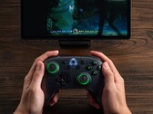 Il controller wireless 8BitDo Ultimate 2C è ora disponibile in una variante nera trasparente. (Fonte: 8BitDo)