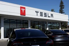 Un centro di assistenza Tesla. L&#039;azienda sta utilizzando l&#039;intelligenza artificiale per migliorare il suo servizio clienti (Fonte: Justin Sullivan/Getty Images)