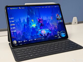 Secondo quanto riferito, il Nuovo GT Pad 2 Pro avrà lo Snapdragon 8 Gen 3. Nella foto: il tablet da gioco trapelato. (Fonte immagine: Weibo)