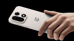 Il OnePlus 15. (Fonte: OnePlus)