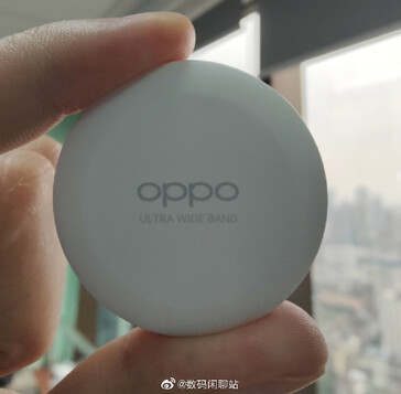 Presunta foto del prossimo object tracker di Oppo (immagine via Weibo)