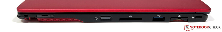 A destra: Scomparto per la penna, slot per scheda SIM, pulsante di accensione, lettore di schede SD, 1x USB-A 3.1 Gen1, Gigabit LAN, slot Kensington lock