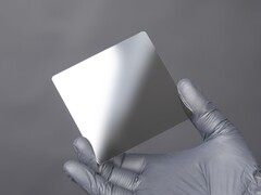 Cerabyte punta ad un'archiviazione ultra-densa e durevole. Nella foto: L'archiviazione in vetroceramica di Cerabyte (Fonte: Cerabyte)