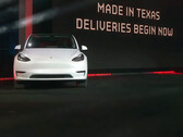 Elon Musk al Cyber Rodeo di Giga Texas (immagine: Tesla/YT)