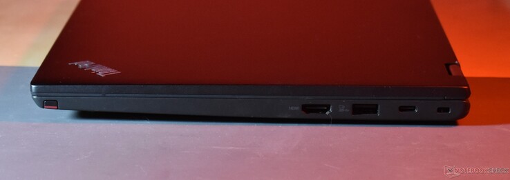 destra: penna digitalizzatrice, HDMI, USB A 3.2 Gen 1, USB C 3.2 Gen 2, blocco Kensington