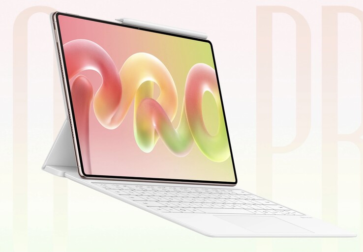 Il MatePad Pro con accessori quali tastiera e stilo.