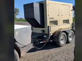Cybertruck collegato a un generatore diesel (Fonte: TheSmiths/TikTok)
